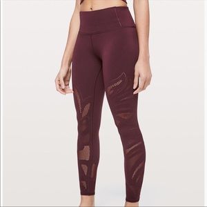 Lululemon Reveal Tight En Avante
